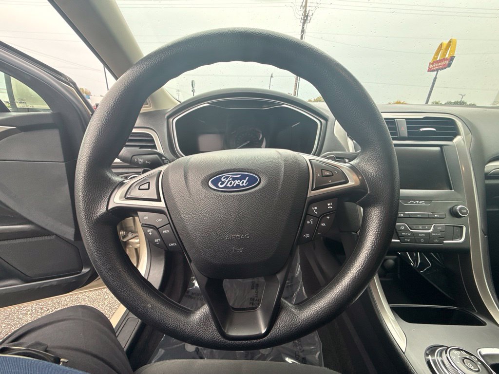 Used 2019 Ford Fusion SE FWD image 20