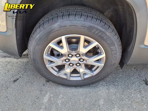 Used 2022 GMC Acadia SLT w/ Technology Package image 5