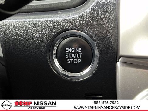 Used 2024 Toyota 4Runner SR5 AWD/4WD image 28