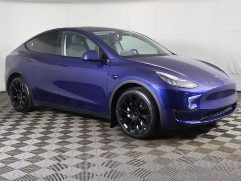 Used 2020 Tesla Model Y Long Range AWD/4WD image 2