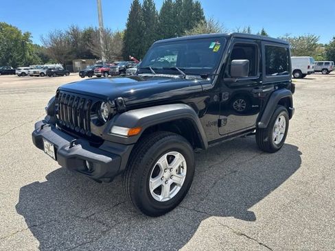 Used 2022 Jeep Wrangler Sport AWD/4WD image 2