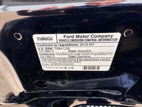 Used 2016 Ford Mustang Shelby GT350 w/ Track Package image 27