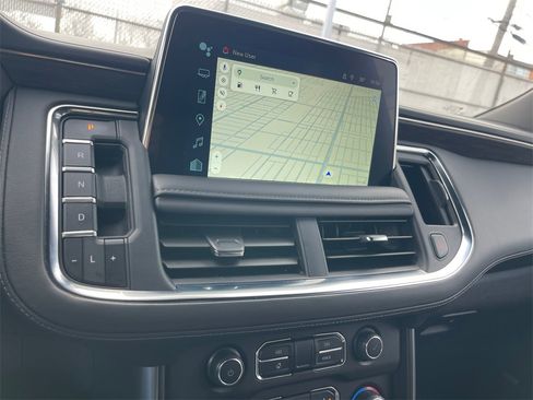 Used 2024 Chevrolet Suburban LT image 15