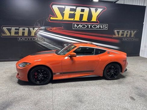 Used 2024 Nissan Z Performance w/ Heritage Edition RWD image 3