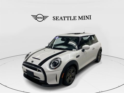 Used 2024 MINI Cooper SE FWD image 1