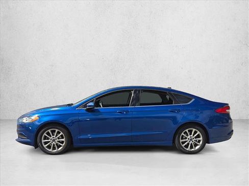 Used 2017 Ford Fusion SE w/ Fusion SE Technology Package image 8