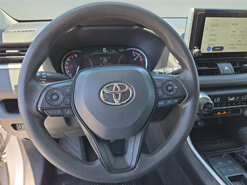 Used 2023 Toyota RAV4 XLE FWD image 19