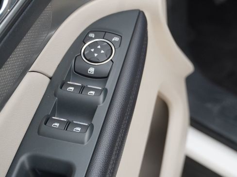 Used 2019 Ford Explorer XLT w/ Equipment Group 202A image 22