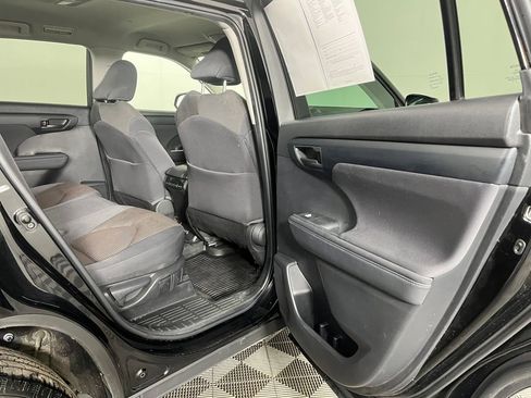 Used 2023 Toyota Highlander L image 14