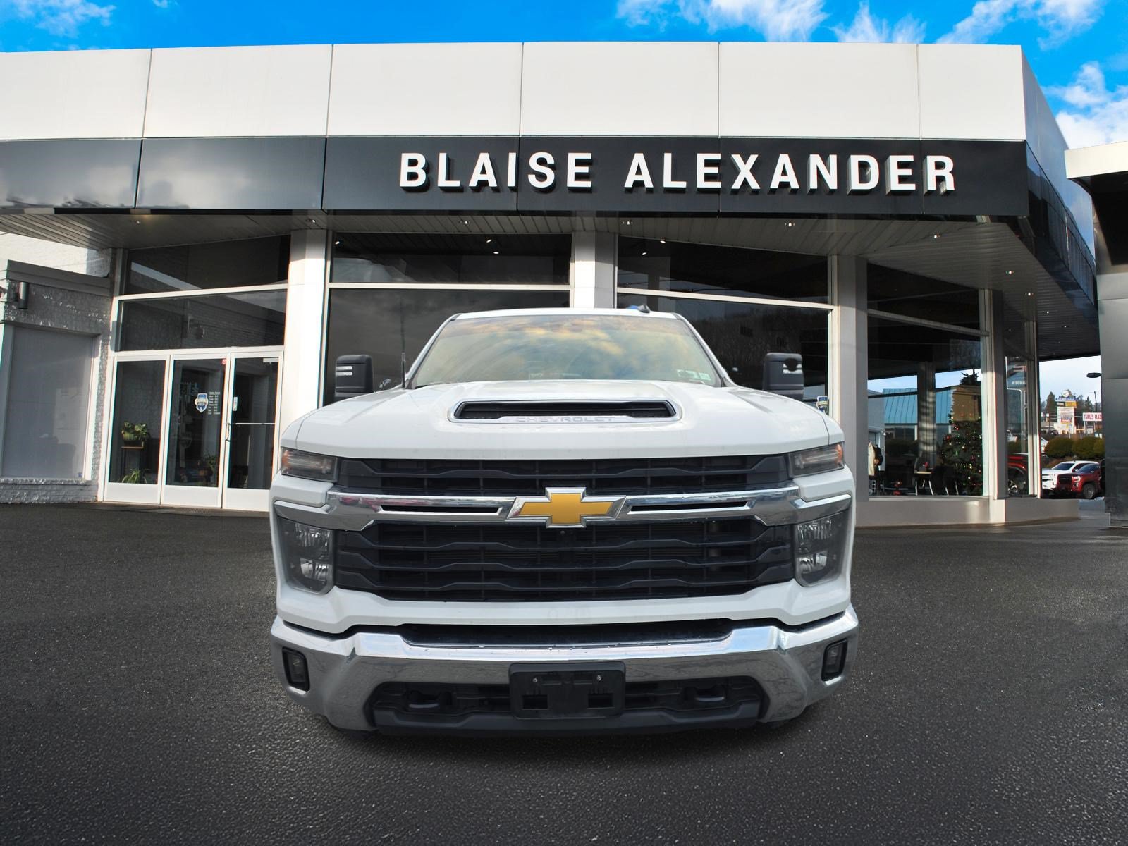 Used 2024 Chevrolet Silverado 2500 LT w/ All Star Edition AWD/4WD image 9