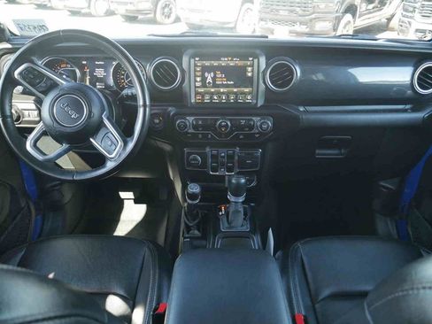 Used 2022 Jeep Wrangler Unlimited Sahara image 4