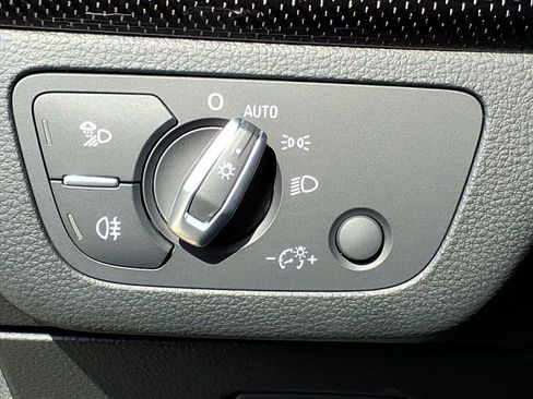 Used 2022 Audi SQ5 Premium w/ Convenience Package image 17