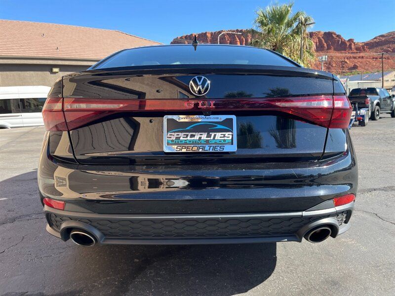 Used 2025 Volkswagen Jetta GLI Autobahn FWD image 25