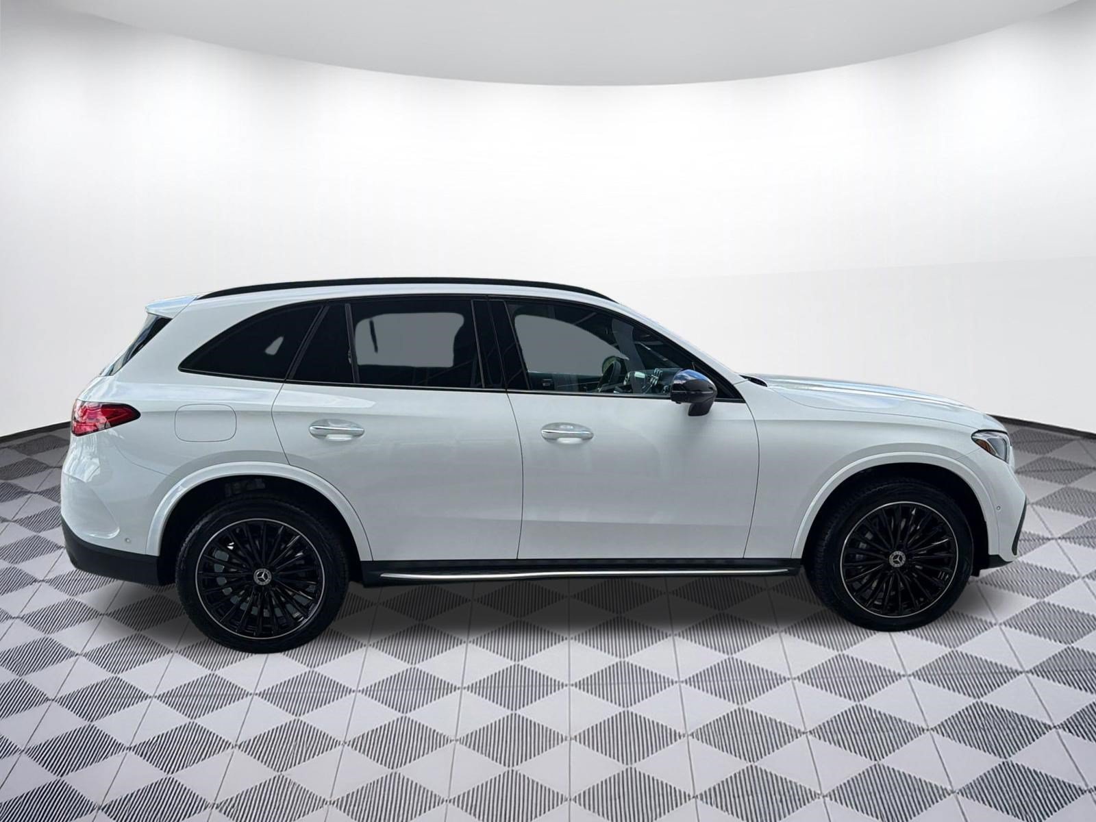 Used 2026 Mercedes-Benz GLC 300 image 8
