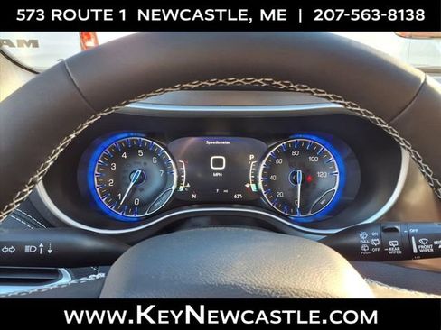 New 2026 Chrysler Pacifica Select image 17