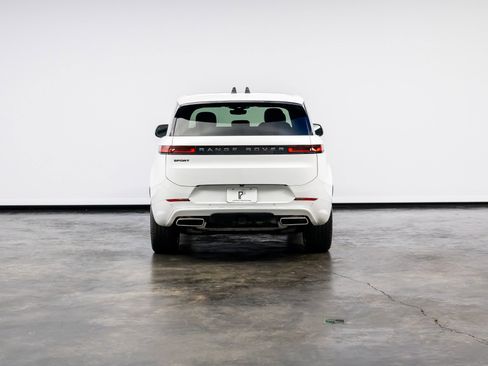Used 2024 Land Rover Range Rover Sport Dynamic SE image 16