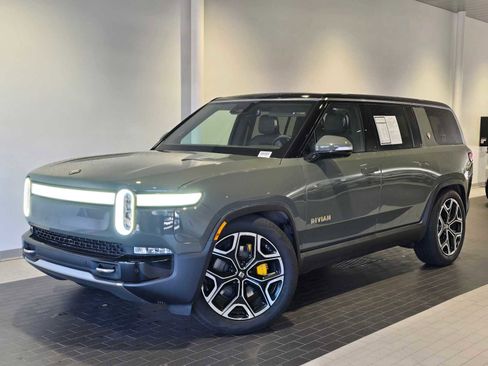 Used 2022 Rivian R1S Launch Edition image 1