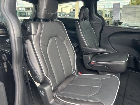 New 2026 Chrysler Pacifica Limited w/ S Appearance Package image 27