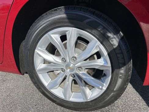 Used 2025 Chevrolet Malibu LT image 32