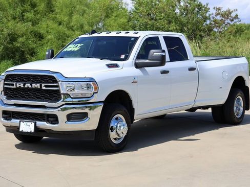 Used 2024 RAM 3500 Tradesman w/ Chrome Appearance Group image 3