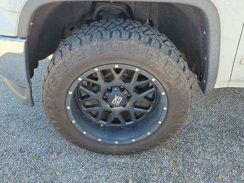 Used 2015 GMC Sierra 1500 SLE w/ SLE Value Package image 34