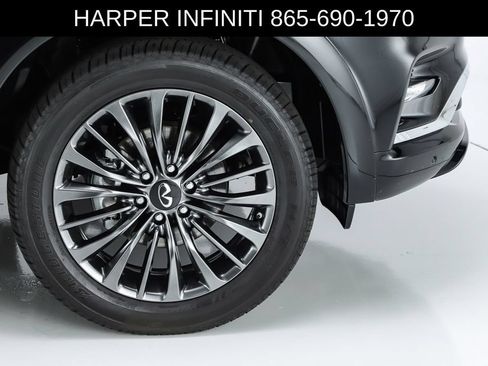 Used 2024 INFINITI QX80 Sensory w/ Cargo Package AWD/4WD image 15