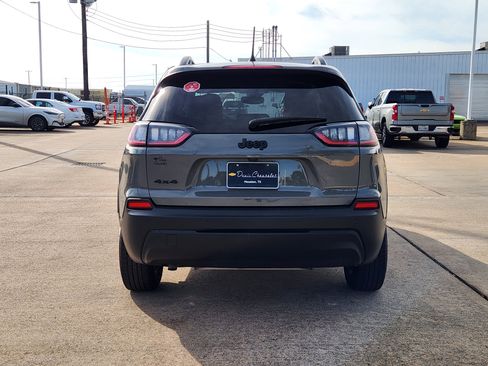 Used 2023 Jeep Cherokee Altitude Lux image 7