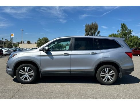 Used 2018 Honda Pilot EX image 2