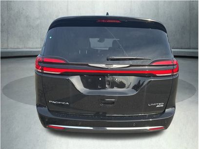 New 2026 Chrysler Pacifica Limited
