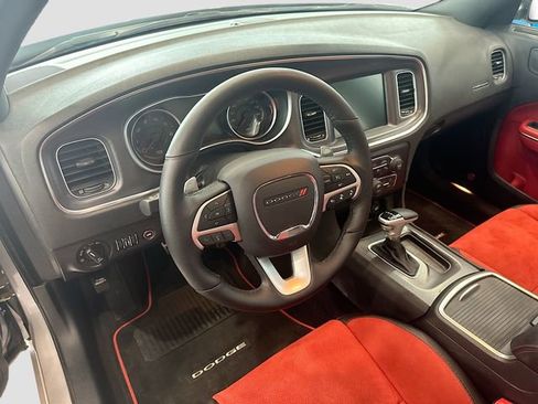 Used 2016 Dodge Charger R/T Scat Pack w/ Technology Group image 9