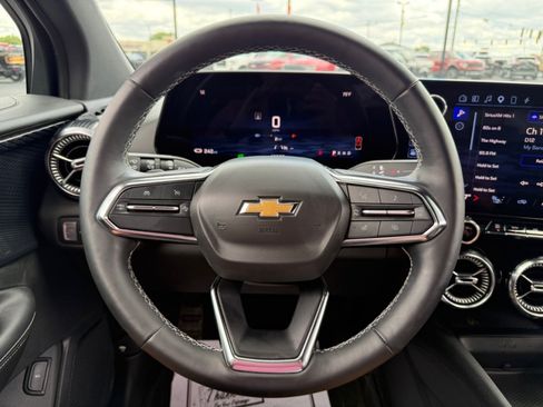Used 2024 Chevrolet Blazer EV LT AWD/4WD image 19
