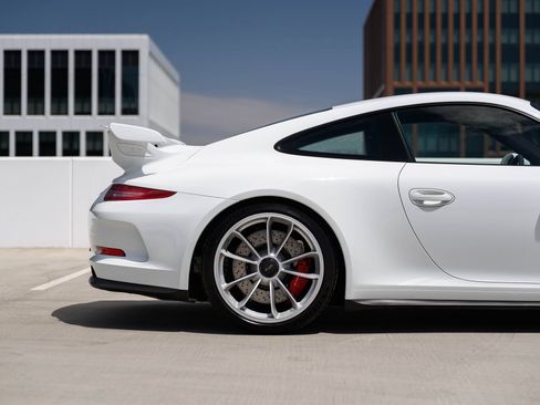 Used 2015 Porsche 911 GT3 RWD image 11