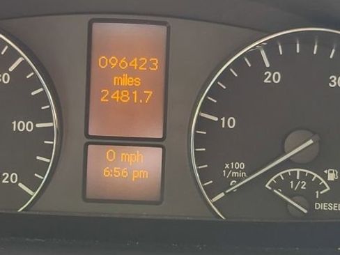 Used 2015 Mercedes-Benz Sprinter 2500 image 12