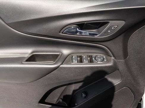 Used 2020 Chevrolet Equinox LT FWD image 13