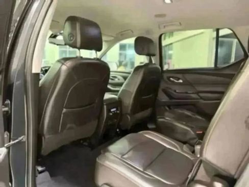 Used 2021 Chevrolet Traverse LT w/ LT Premium Package image 27