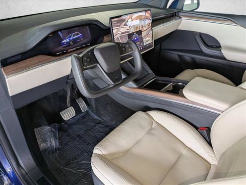 Used 2022 Tesla Model X image 10