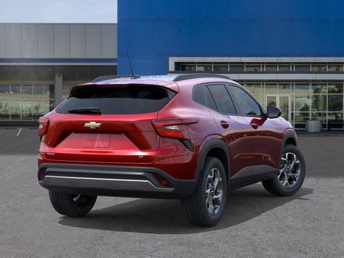 New 2026 Chevrolet Trax LT w/ Sunroof Package FWD image 4