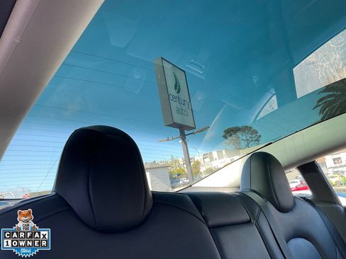 Used 2022 Tesla Model 3 Long Range AWD/4WD image 59