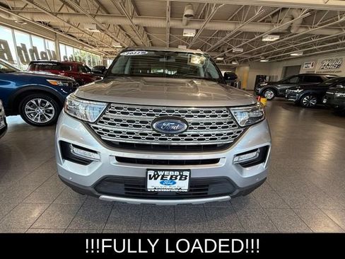 Used 2022 Ford Explorer Limited AWD/4WD image 3