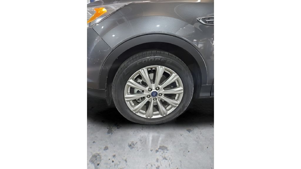 Used 2017 Ford Escape Titanium w/ Equipment Group 301A AWD/4WD image 17
