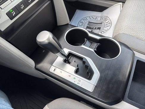 Used 2012 Toyota Camry L image 19