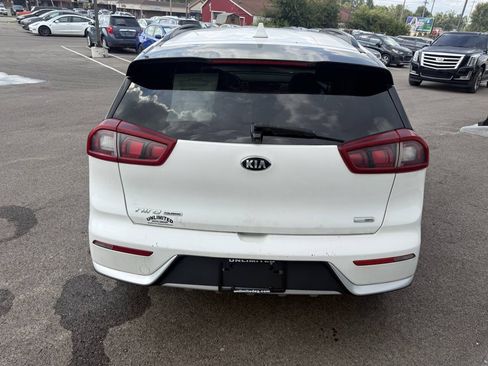 Used 2019 Kia Niro S Touring FWD image 9
