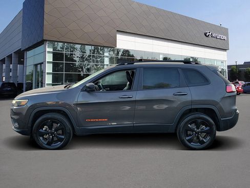 Used 2023 Jeep Cherokee Altitude Lux AWD/4WD image 3