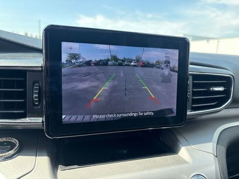 Used 2021 Ford Explorer XLT w/ Equipment Group 202A AWD/4WD image 24