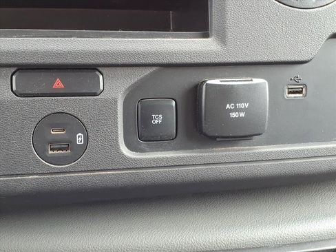 Used 2021 Ford E-350 and Econoline 350 Super Duty w/ Power Windows & Locks Group image 24