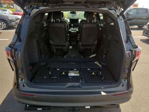 Certified 2025 Toyota Sienna XLE Woodland Edition AWD/4WD image 31