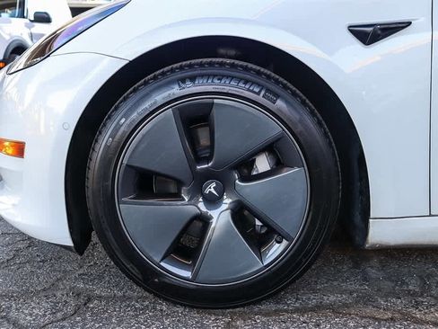 Used 2021 Tesla Model 3 Standard Range Plus image 11
