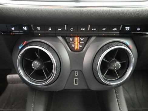 Used 2021 Chevrolet Blazer LT image 16