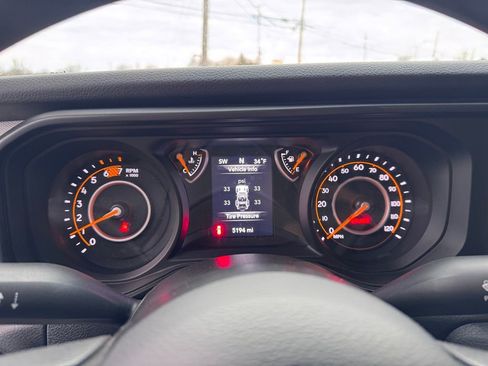 Used 2025 Jeep Wrangler Sport image 14