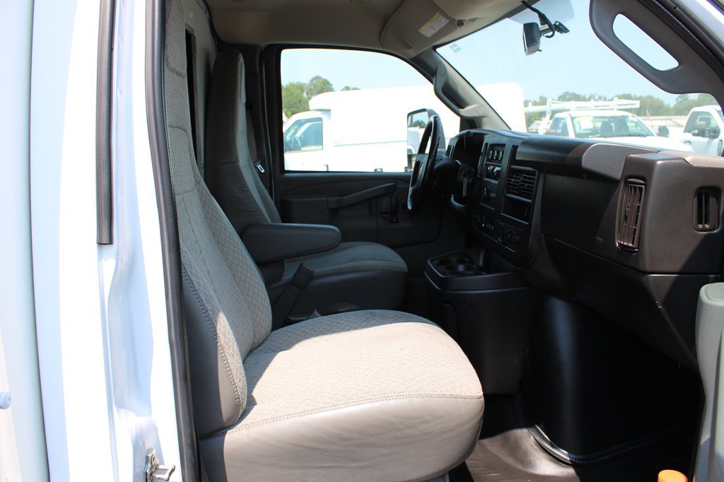 Used 2022 Chevrolet Express 3500 w/ Power Convenience Package RWD image 25